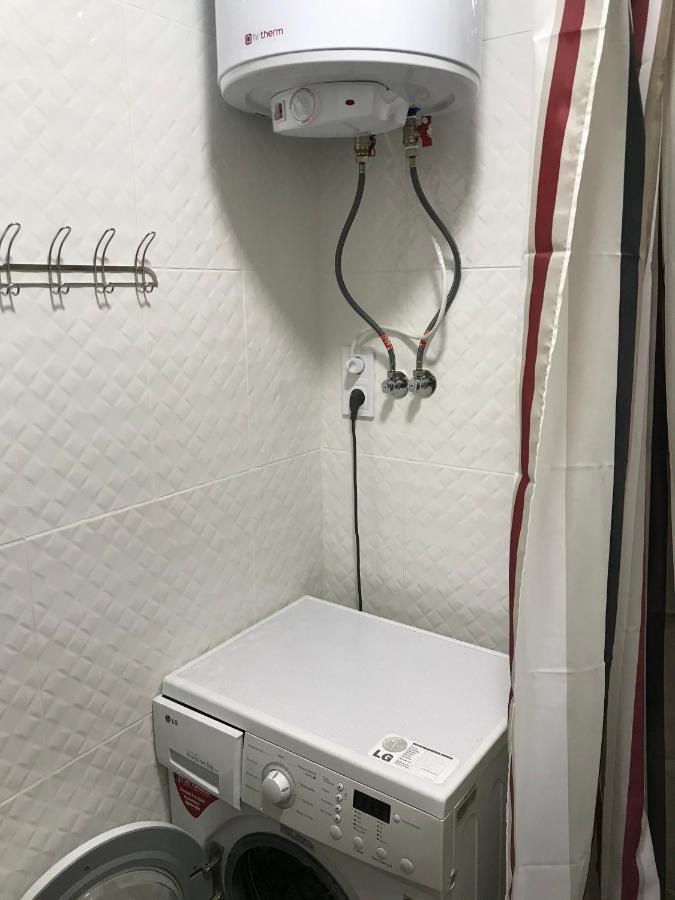 Киев Сдам Посуточно Ул Доброхотова 28 Daily Rent Kyiv St Dobrokhotova 28 Daire Dış mekan fotoğraf