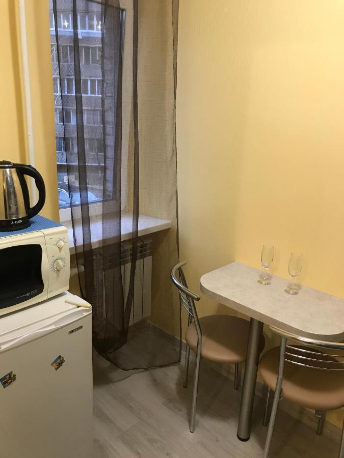 Киев Сдам Посуточно Ул Доброхотова 28 Daily Rent Kyiv St Dobrokhotova 28 Daire Dış mekan fotoğraf